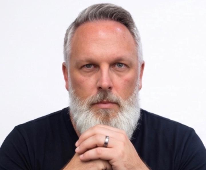 Michael Wacht headshot